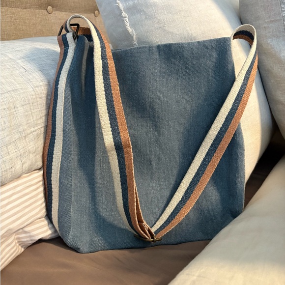 NEW!! Sarah Baeumler Denim-Look Crossbody from the Quinn Collection - 100% Linen - Picture 8 of 12